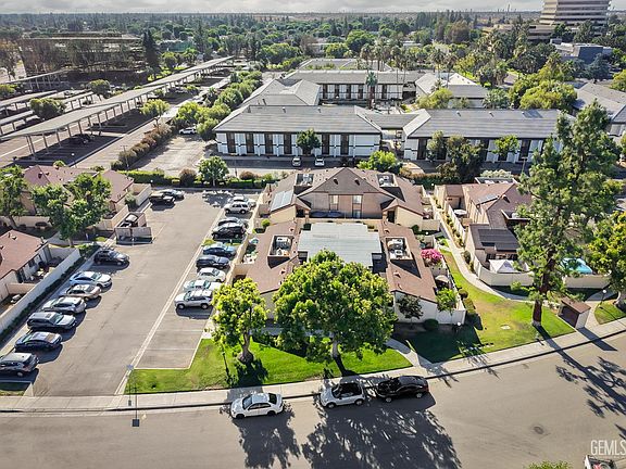 3rd image of 5100 Dunsmuir Rd APT 11
