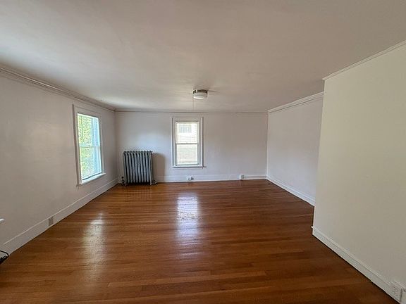 4th image of 209 W Clinton St APT 2