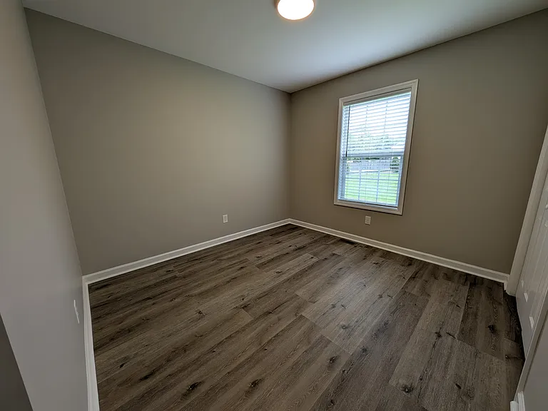 526 Center Ave — Photo 20