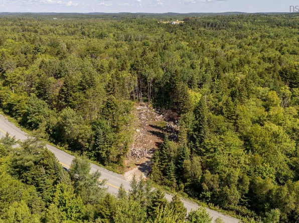 Llewellyn Rd, Lunenburg, NS B4V 6K8