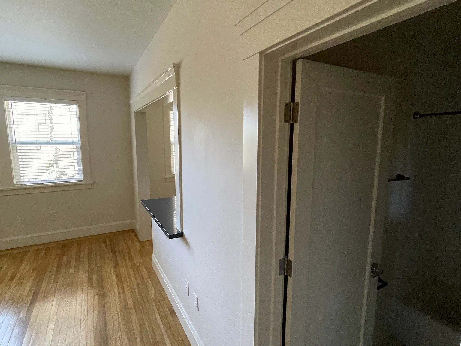 Studio, $2,400 — Photo 2