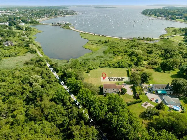 27 Harborview Ave, Bristol, RI 02809