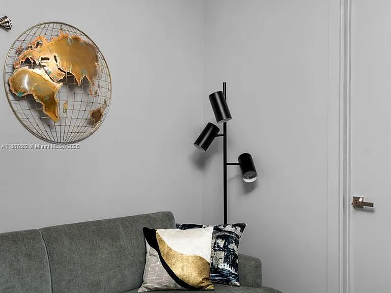 16001 Collins Ave #907 — Photo 3