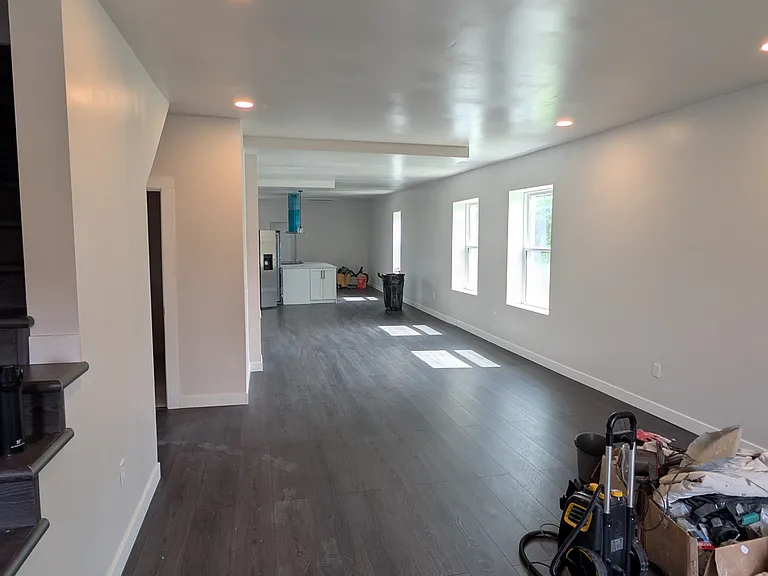 4725 McMillan Ave — Photo 3