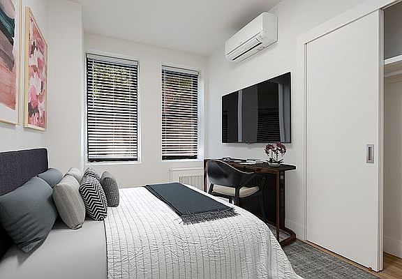 4th image of 351 W 48th St APT 3A