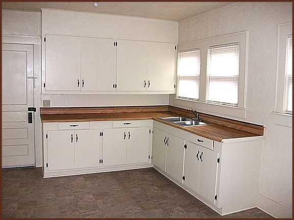 5th image of 1445 Trinity Ave
