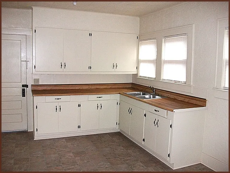 1445 Trinity Ave — Photo 5