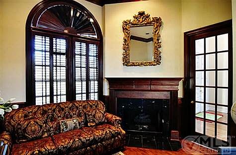 5th image of 4613 Redwood Ct