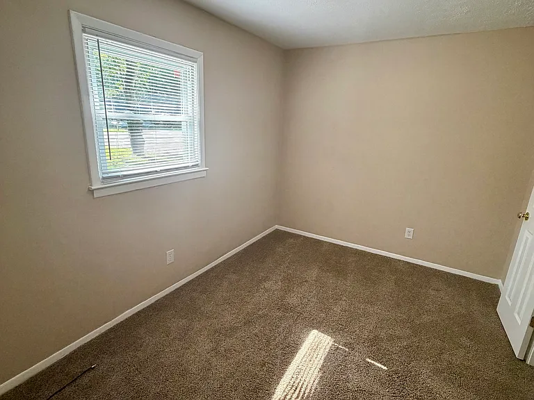 814 Crestwood Ter — Photo 22