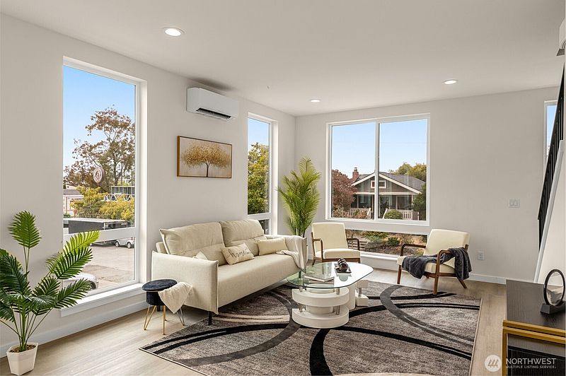 3rd image of 4514 A Corliss Avenue N