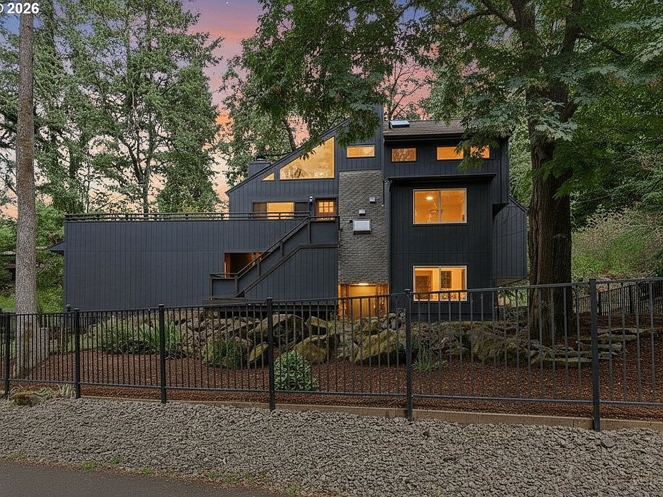 1st image of 14110 SE Fairoaks Way