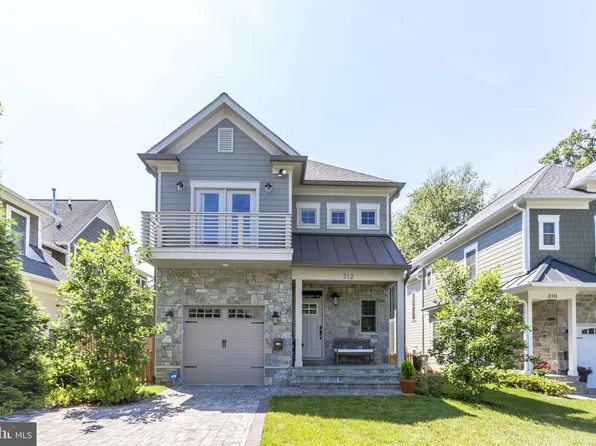312 Pine St, Falls Church, VA 22046