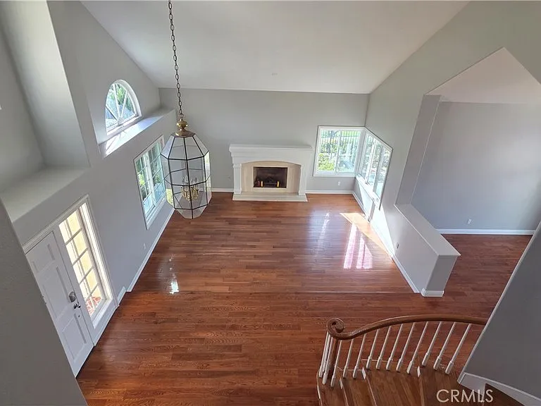 8 Miranda — Photo 9