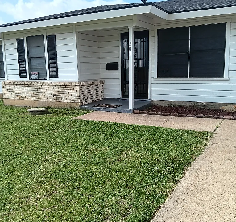 201 Altamesa Blvd
