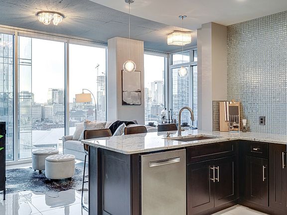 3rd image of 301 Demonbreun St Unit 1903