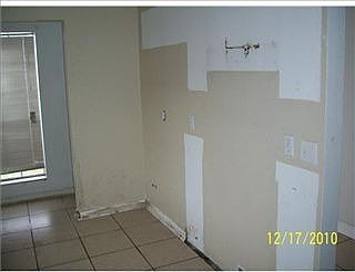 4th image of 1639 Jefferson St