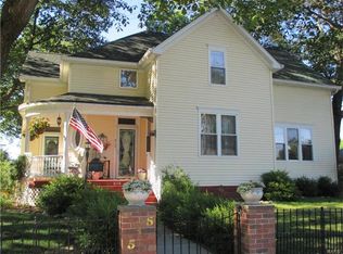 515 S 3rd St, Breese, IL 62230