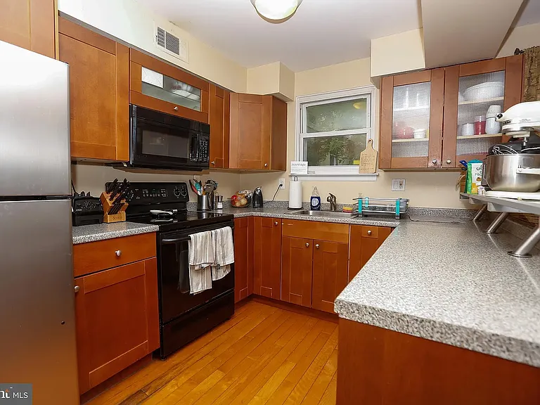 236 Monastery Ave — Photo 3