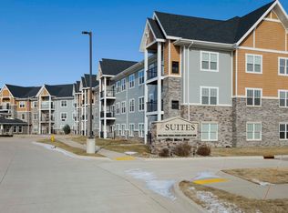 2592 Middle Rd, Bettendorf, IA 52722