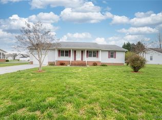 1324 Hoskins Dr, Tappahannock, VA 22560