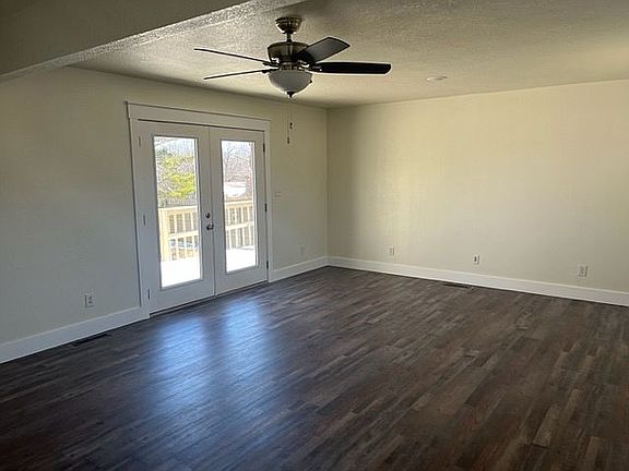 5th image of 140 N Ozark Ave