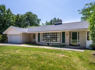 205 W Daphne Rd, Glendale, WI 53217