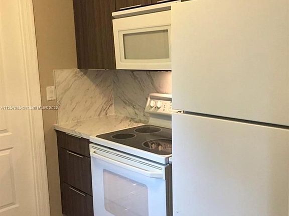 5th image of 460 NW 125th St #0