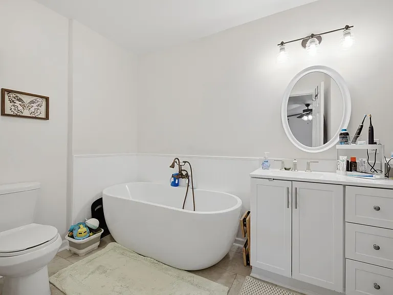 368 Gainsborough Rd — Photo 27