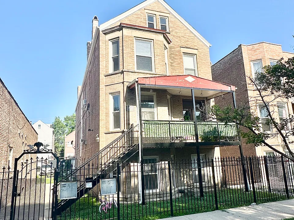 2238 S Homan Ave #2R