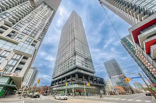 181 Dundas St E Photo 1