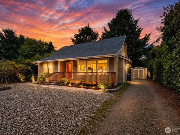 224 S Oar Loop SW, Ocean Shores, WA 98569