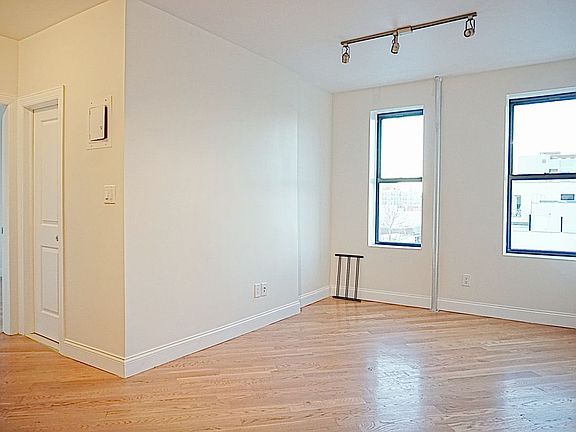 2nd image of 2357 31st Dr APT 5G