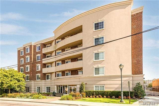 1st image of 242 Maple Avenue #516