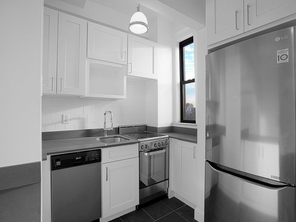 1st image of 208 W 23rd St APT 1509
