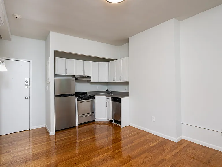 181 Saint Botolph St #5 — Photo 4
