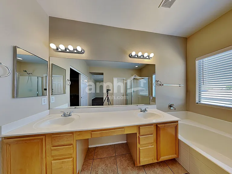 5202 W Sunland Ave — Photo 11