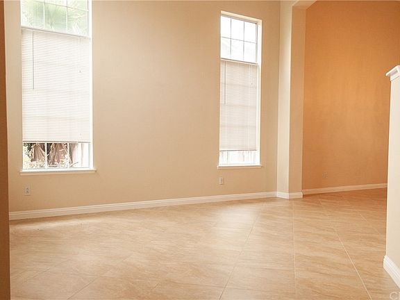 3rd image of 27873 Canyon Hills Way