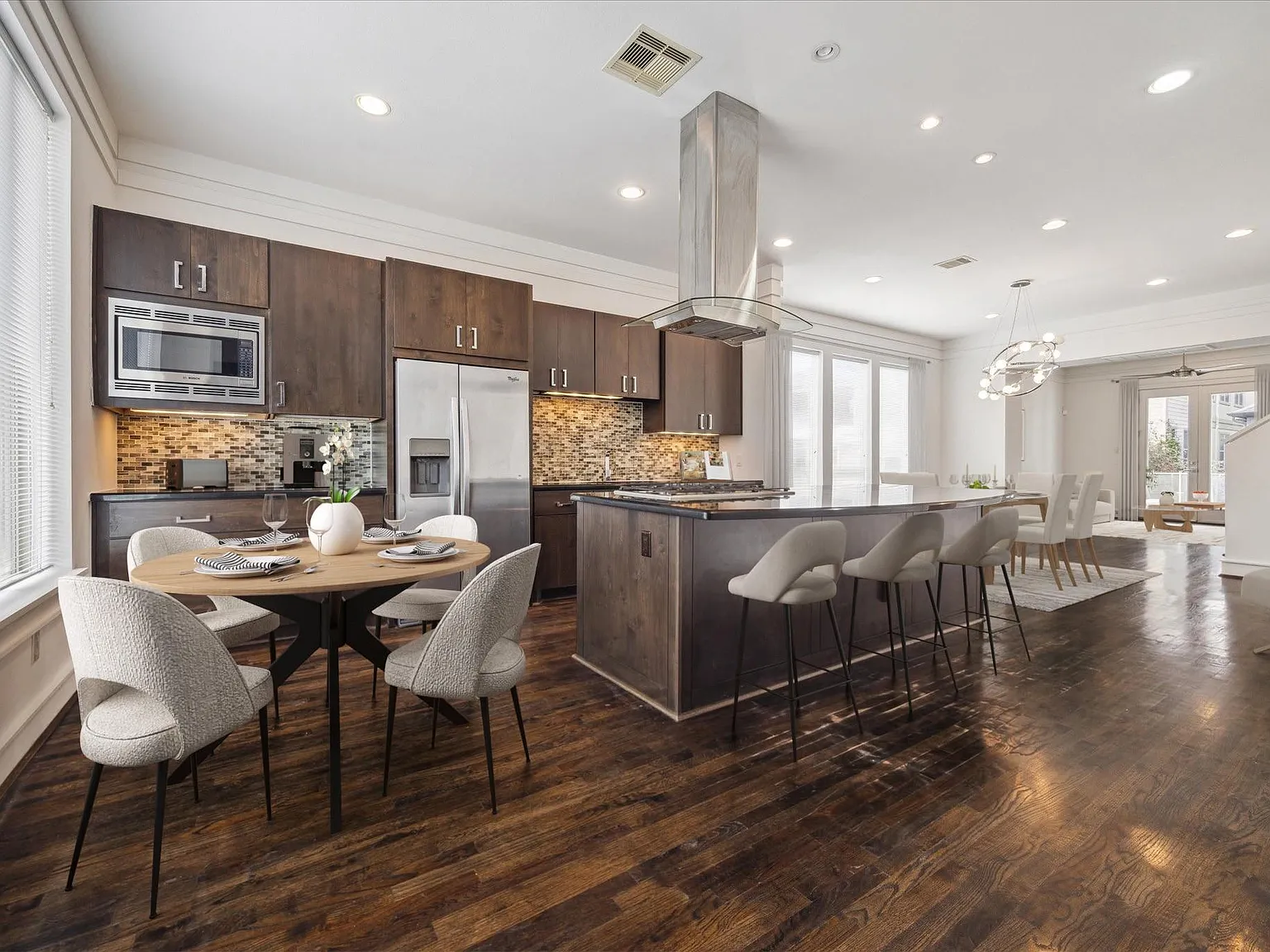 3 bed, 3.5 bath, 2510 sqft, $4,500 — Photo 1