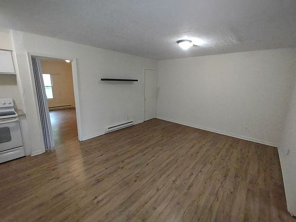 3rd image of 326-332 Furnace St #326-2
