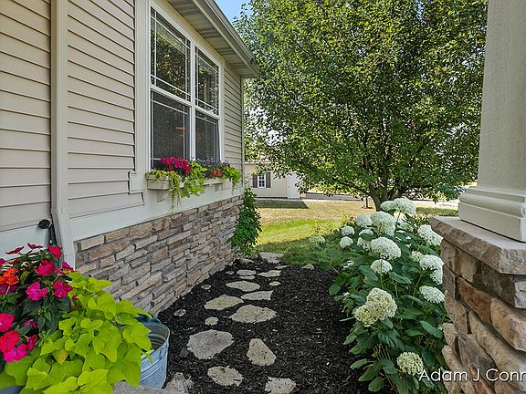 5th image of 4549 Serry Dr