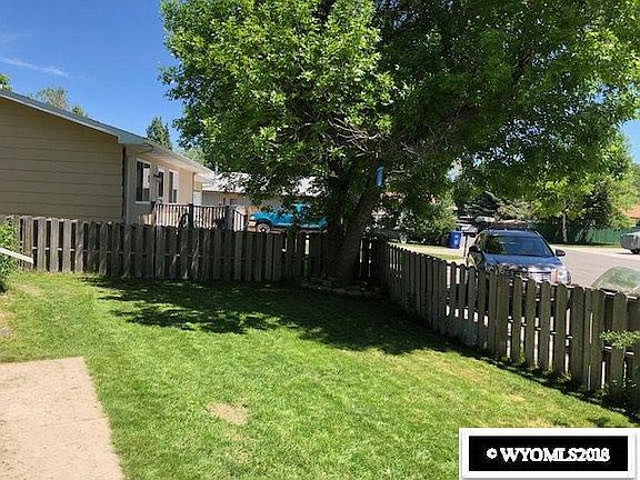 4th image of 1024 Falls Ct