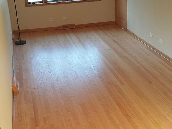 4th image of 6546 W Cornelia Ave #1