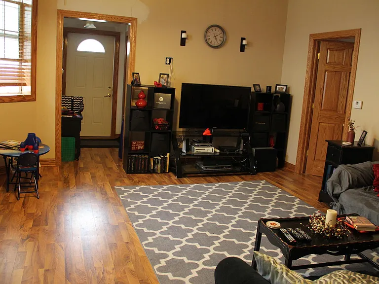 2440 N Oakland Ave — Photo 5