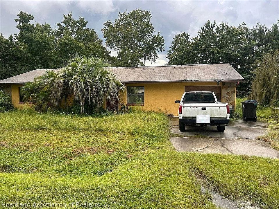 1st image of 4064 Papaya St