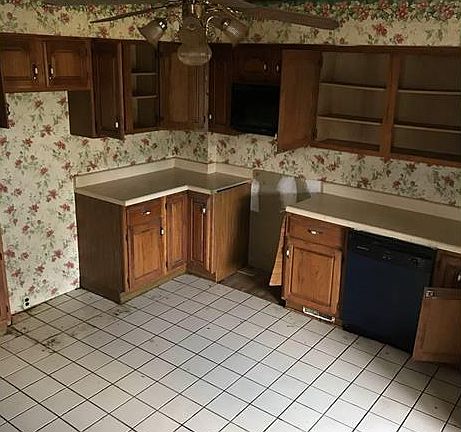 5th image of 529 Westminster Ave