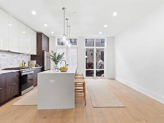 3rd image of 6227 D S Ellis Ave #D