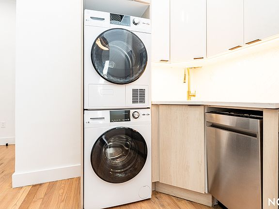 5th image of 489 Grand St #4F
