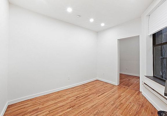 5th image of 199 Prince St APT 11