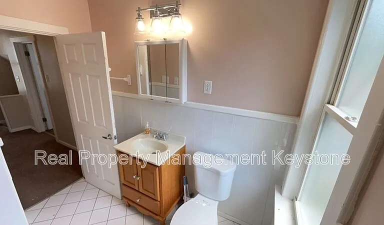 303 Lexington Ct — Photo 12