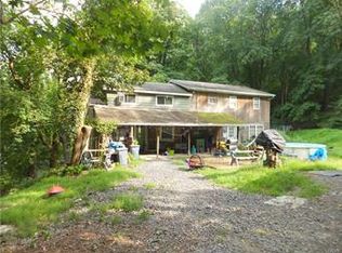 1962 S Delaware Dr, Easton, PA 18042